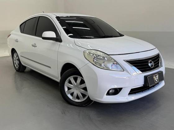 NISSAN VERSA 1.6 16V FLEX SV 4P MANUAL NISSAN VERSA 1.6 16V FLEX SV 4P MANUAL